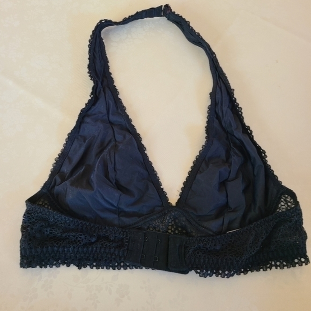 Victoria's Secret Bundle Of Two Coral And‎ Black Bralette - Picture 7 of 9